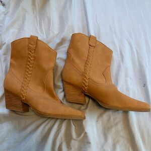 Women's Braided Ankle Western Boots in Tan